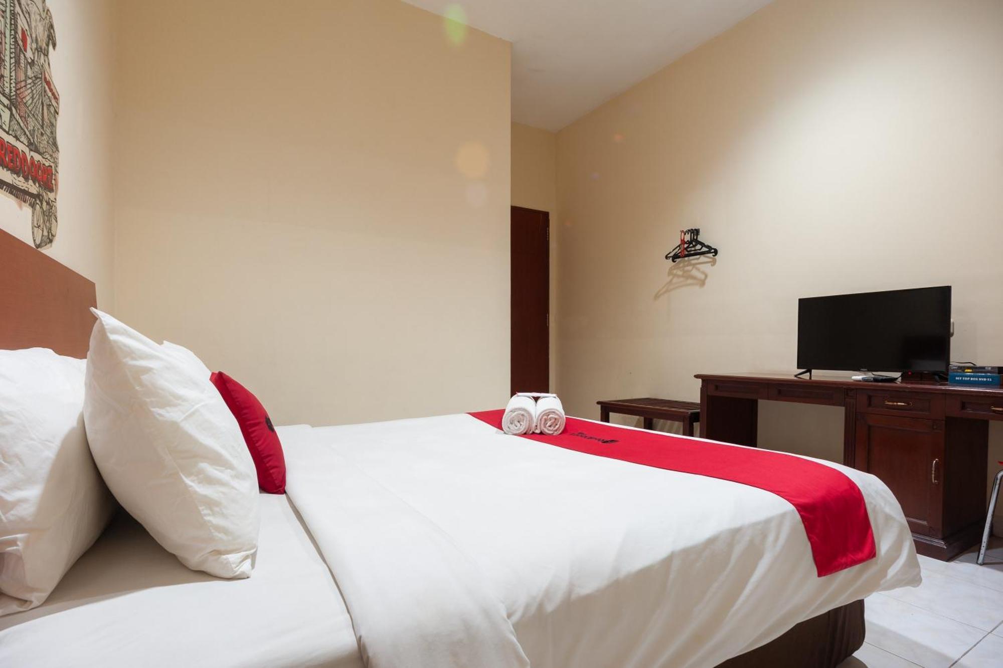 Reddoorz Plus Near Plaza Blok M Yakarta Exterior foto