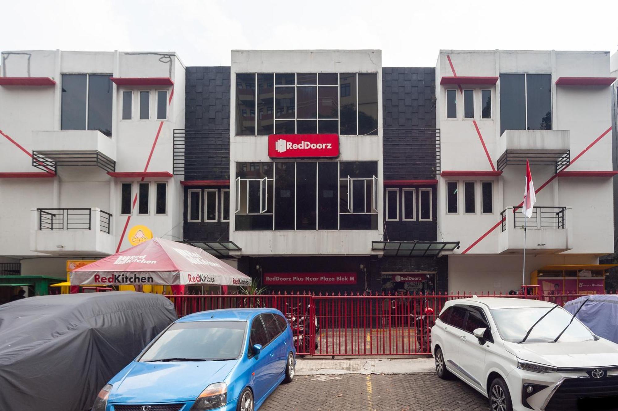 Reddoorz Plus Near Plaza Blok M Yakarta Exterior foto