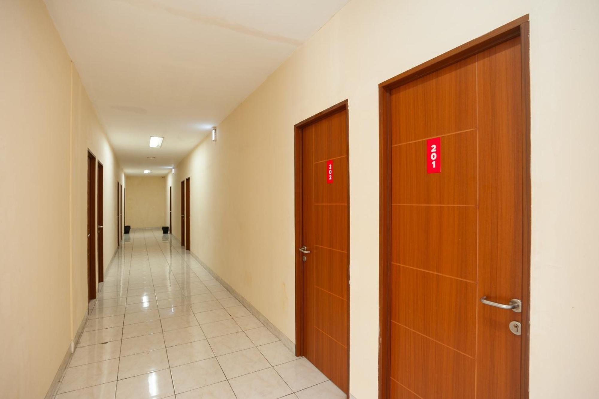 Reddoorz Plus Near Plaza Blok M Yakarta Exterior foto